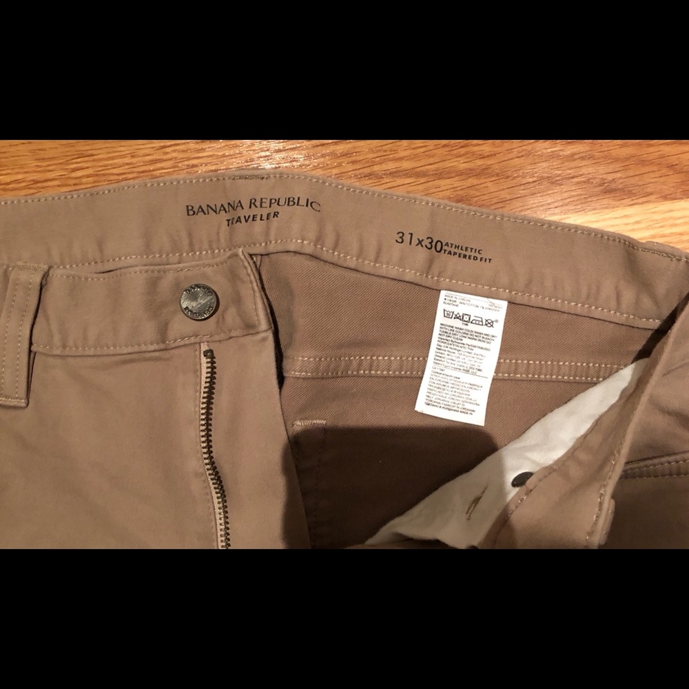 Banana Republic Khaki 31 x 30 traveler pants